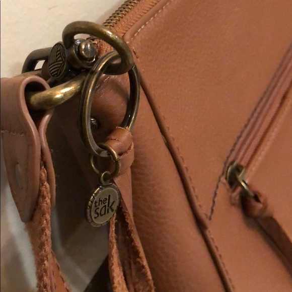 Crossbody - Picture 2 of 8